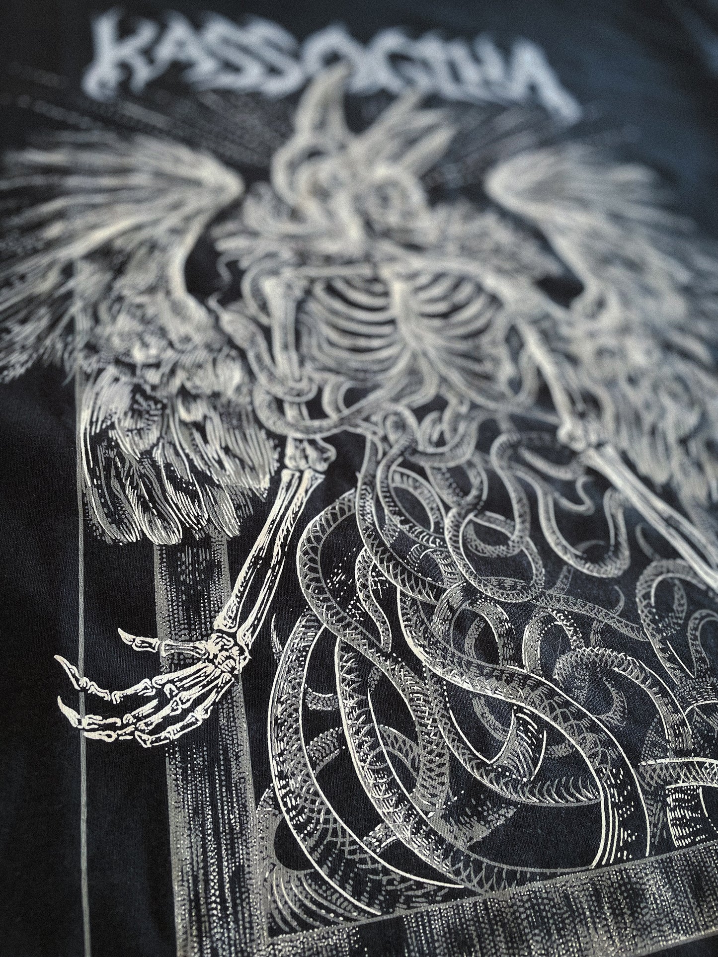 Demonic Bird - T-shirt